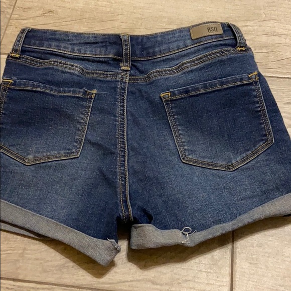 Denim shorts - Picture 3 of 3
